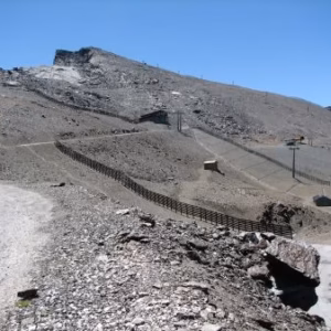 Ciclista sin usar los remontes a cumbre Veleta