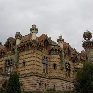 Cantabria comillas gaudi
