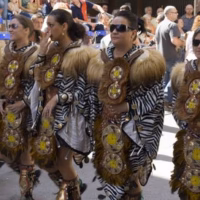 Moros y cristianos crevillent social desfile fiesta alicante retrato
