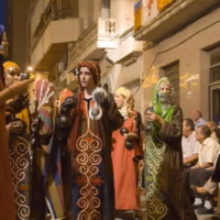 Moros y cristianos crevillent social desfile fiesta alicante retrato