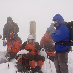 Montcabrer senditos asun nieve cumbre