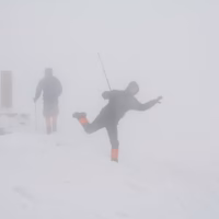 Montcabrer senditos nieve cumbre