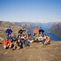 Asun escandinavia viaje fiordo lyse montana preikestolen pulpito raul retrato sendirismo