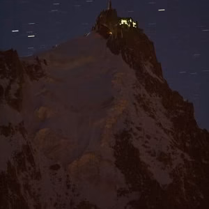 Alpes auguille du midi montana nocturna paisaje