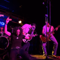 Cantante concierto elloco mateo emergenza grupo the carminers