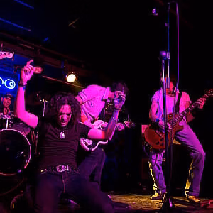 Cantante concierto elloco mateo emergenza grupo the carminers