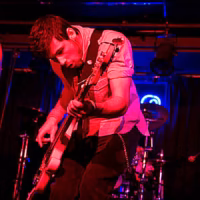 Concierto elloco mateo emergenza guitarra retrato the carminers