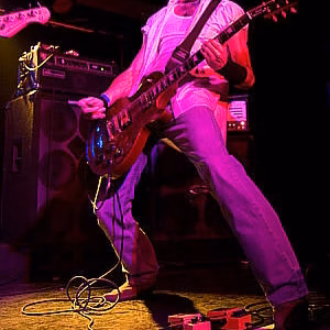 Concierto elloco mateo emergenza guitarra retrato the carminers
