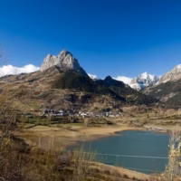 Foratata lanuza paisaje pantano pirineos