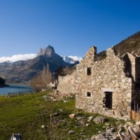 Abandono casa lanuza pirineos