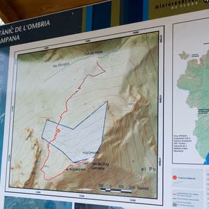 Cartel ruta senderismo senyales