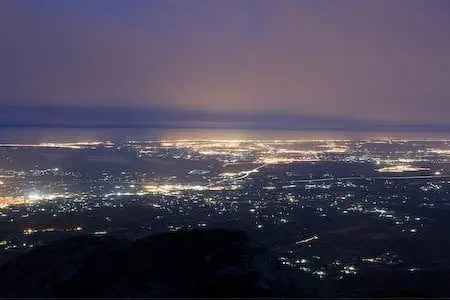 vista nocturna desde la sierra de crevillente