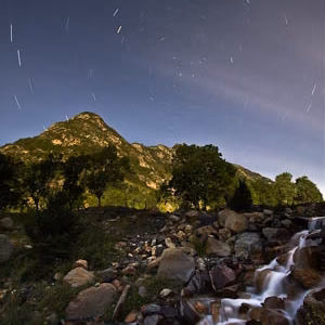 Estrellas nocturna paisaje rio