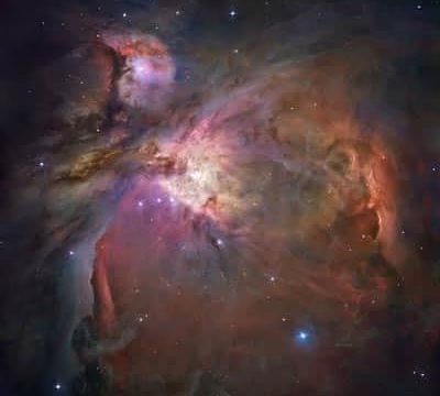 Nebulosa de Orión, nube de gas y polvo con estrellas